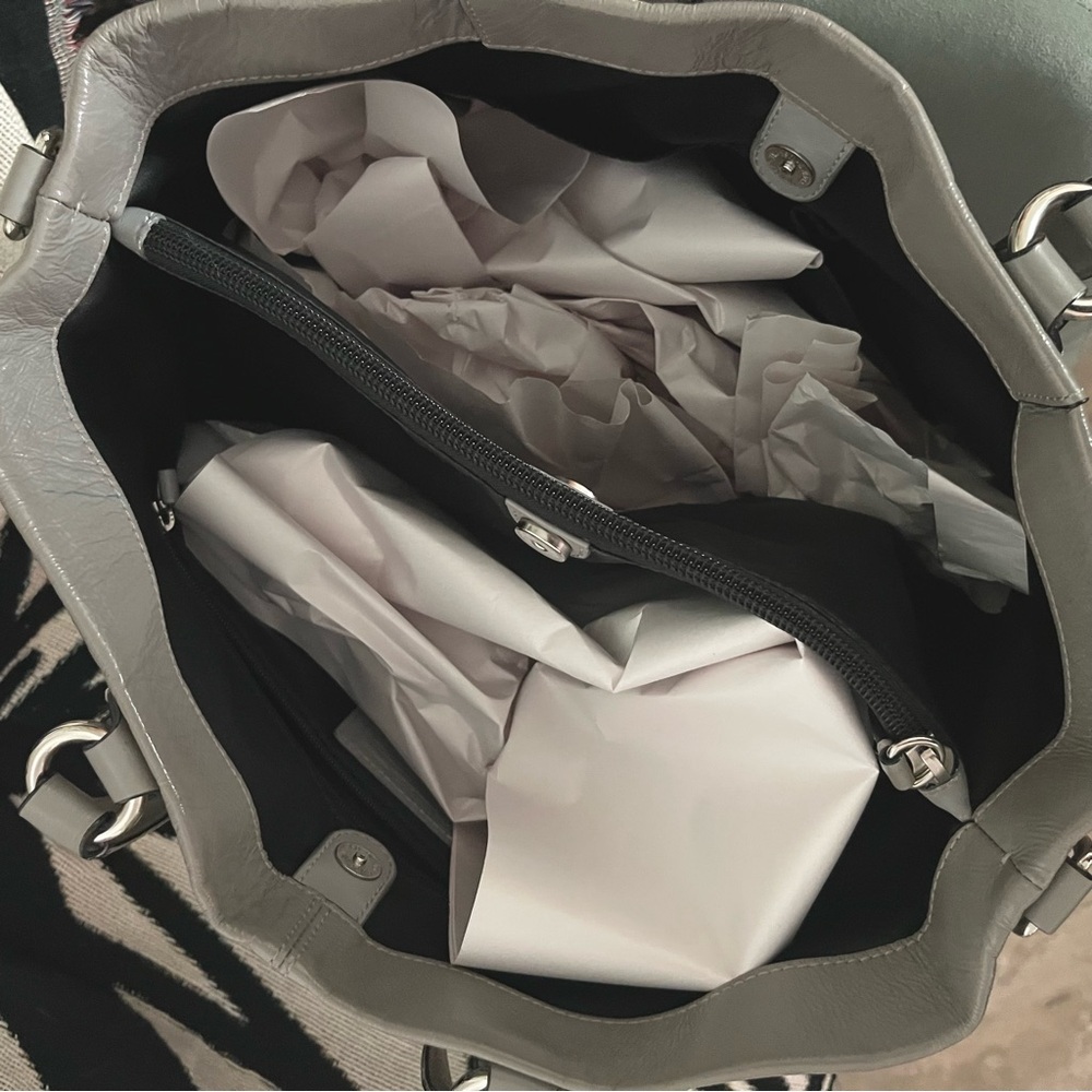 ✧･ﾟcoach 2010 ashley gray patent leather shoulder tote bag (G1051-F15516) - Picture 6 of 13